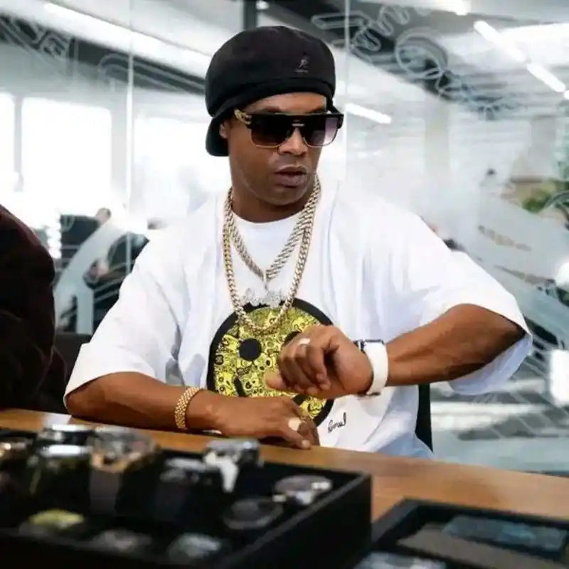 他先後效力 他先後效力