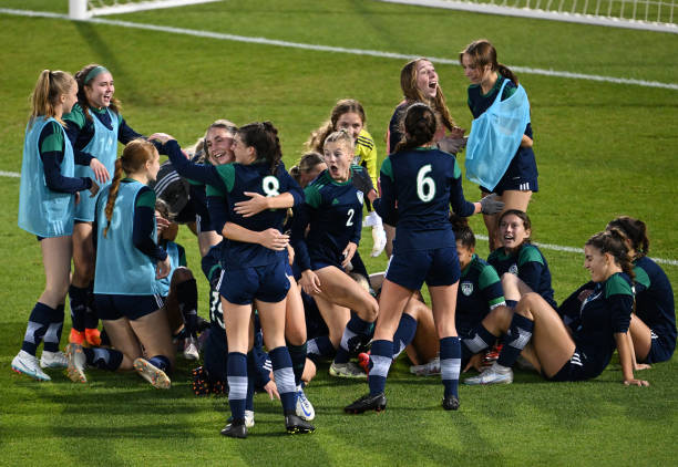 文高举五星 文高举五星