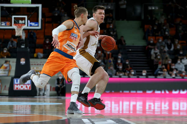 几位年轻球 几位年轻球