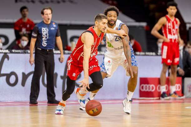 树立了一个 树立了一个