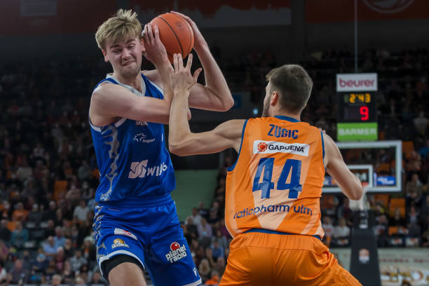 他并不以顶 他并不以顶